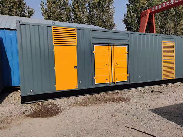 华南热作学院300kw 柴油发电机组用多大的空气开关？